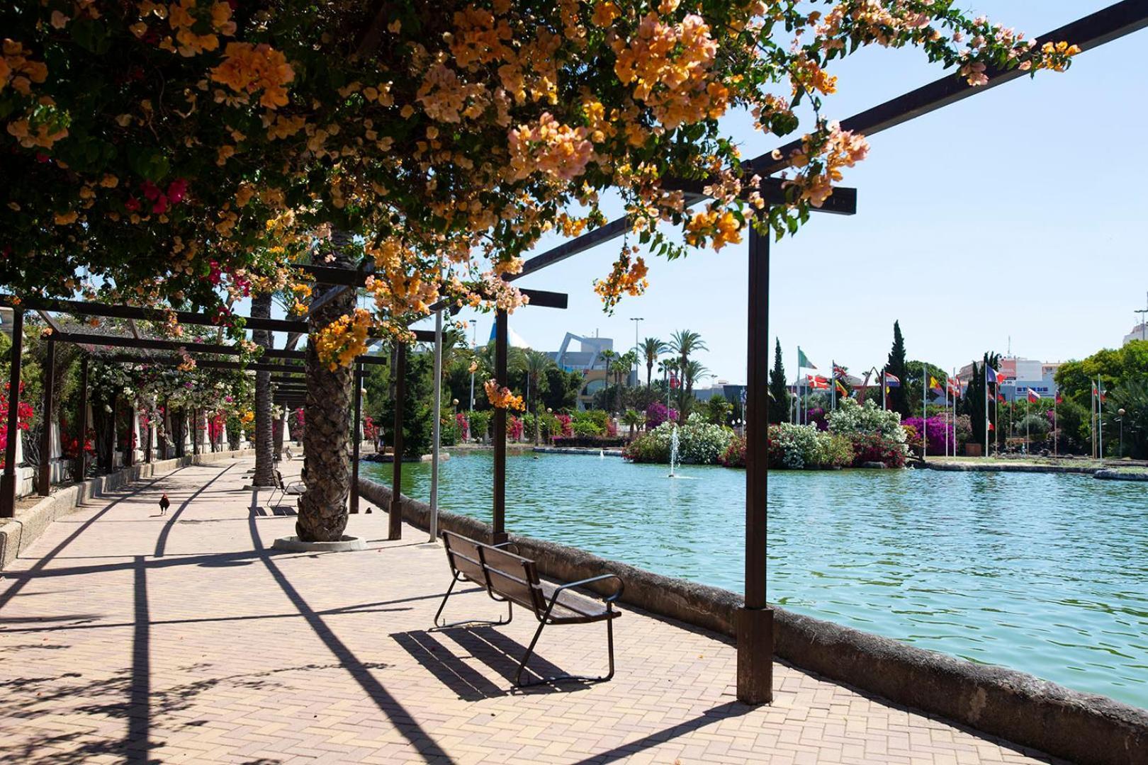 Parque De Las Naciones Torrevieja Exterior photo